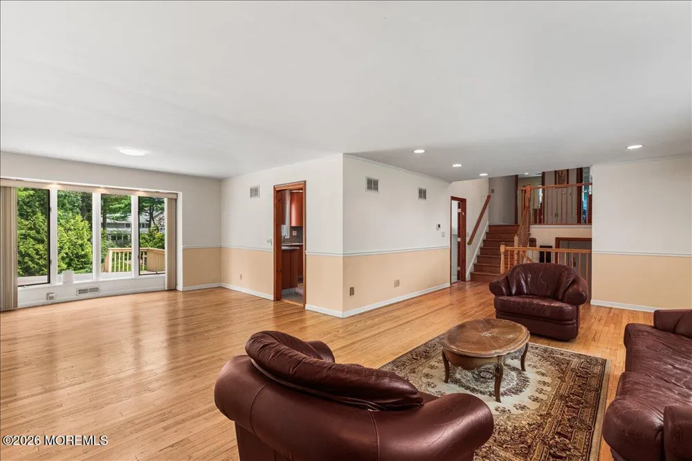 15 Moraine Road Edison, NJ 08820