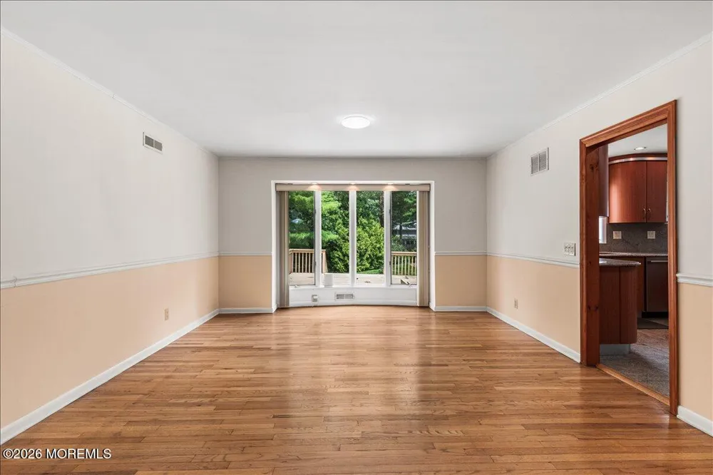 15 Moraine Road Edison, NJ 08820