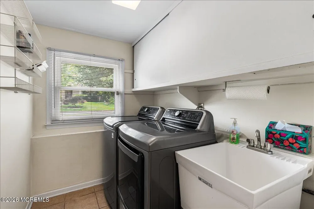 15 Moraine Road Edison, NJ 08820