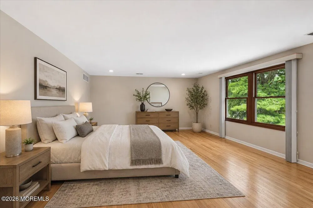 15 Moraine Road Edison, NJ 08820
