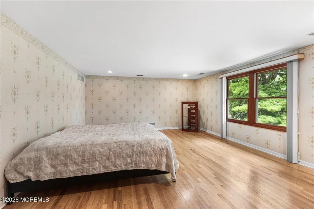 15 Moraine Road Edison, NJ 08820