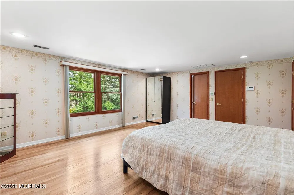 15 Moraine Road Edison, NJ 08820