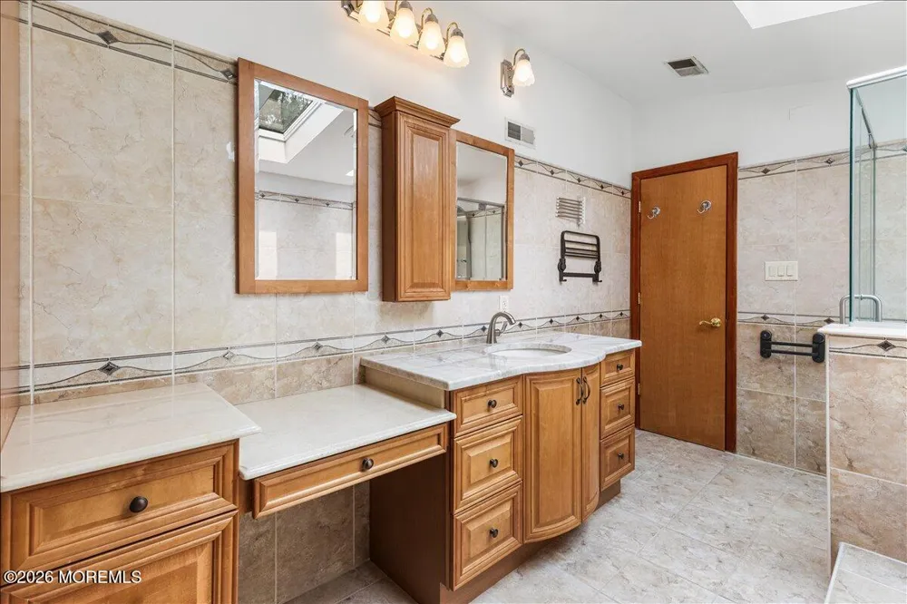 15 Moraine Road Edison, NJ 08820