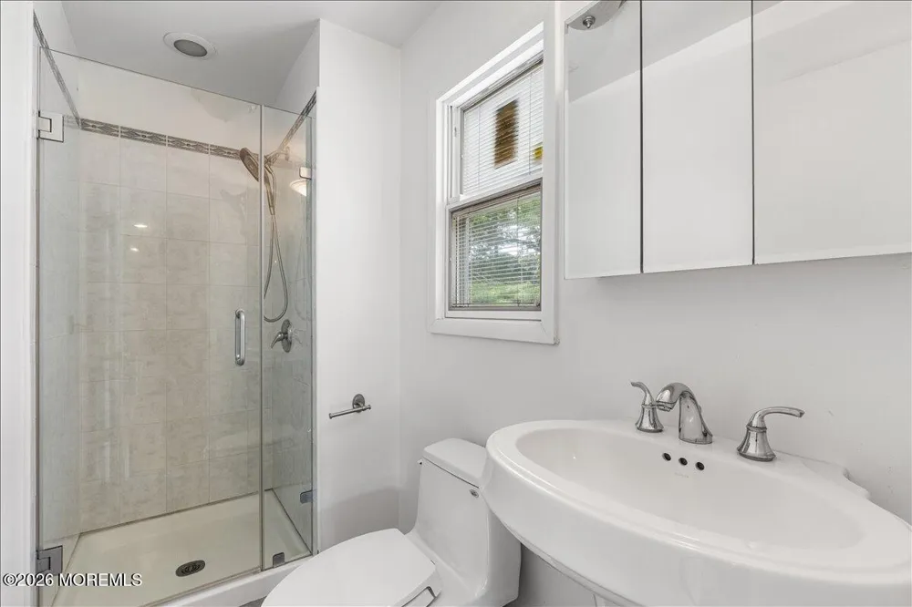 15 Moraine Road Edison, NJ 08820