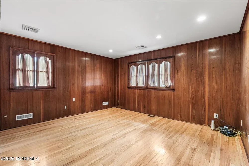 15 Moraine Road Edison, NJ 08820