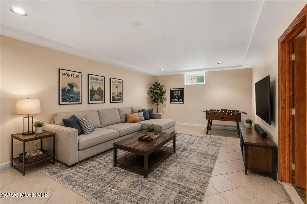 15 Moraine Road Edison, NJ 08820