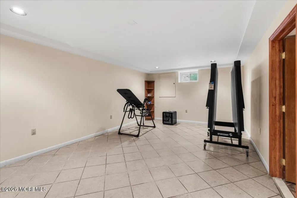 15 Moraine Road Edison, NJ 08820