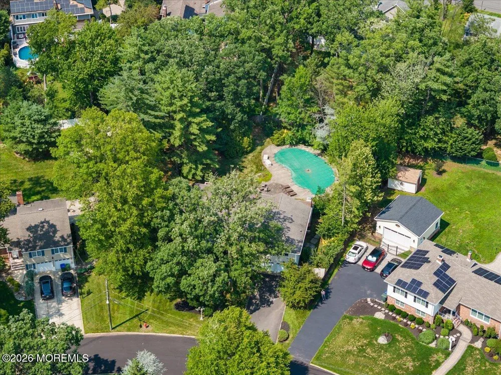 15 Moraine Road Edison, NJ 08820