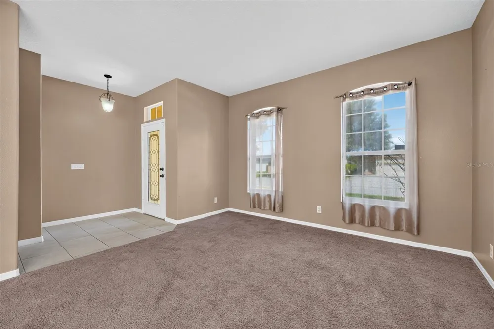 223 LARGOVISTA DR. Oakland, FL 34787