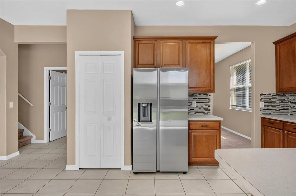 223 LARGOVISTA DR. Oakland, FL 34787