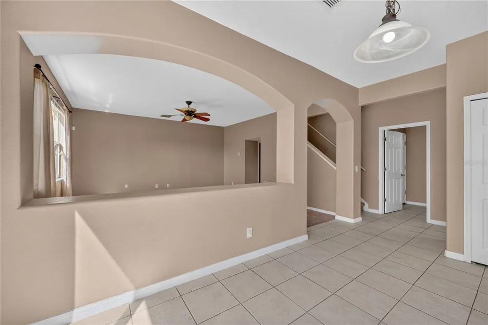 223 LARGOVISTA DR. Oakland, FL 34787