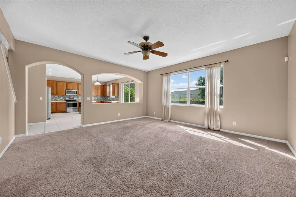 223 LARGOVISTA DR. Oakland, FL 34787