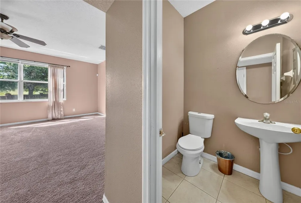 223 LARGOVISTA DR. Oakland, FL 34787