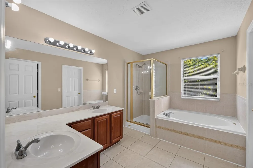 223 LARGOVISTA DR. Oakland, FL 34787