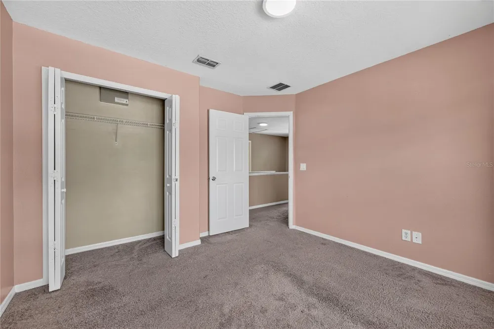 223 LARGOVISTA DR. Oakland, FL 34787