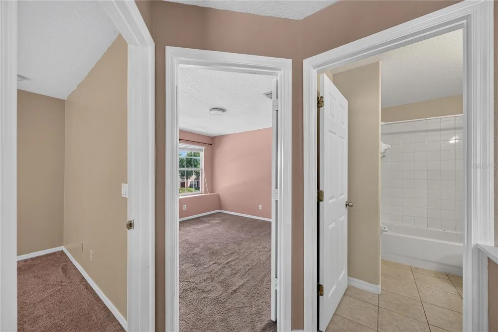 223 LARGOVISTA DR. Oakland, FL 34787
