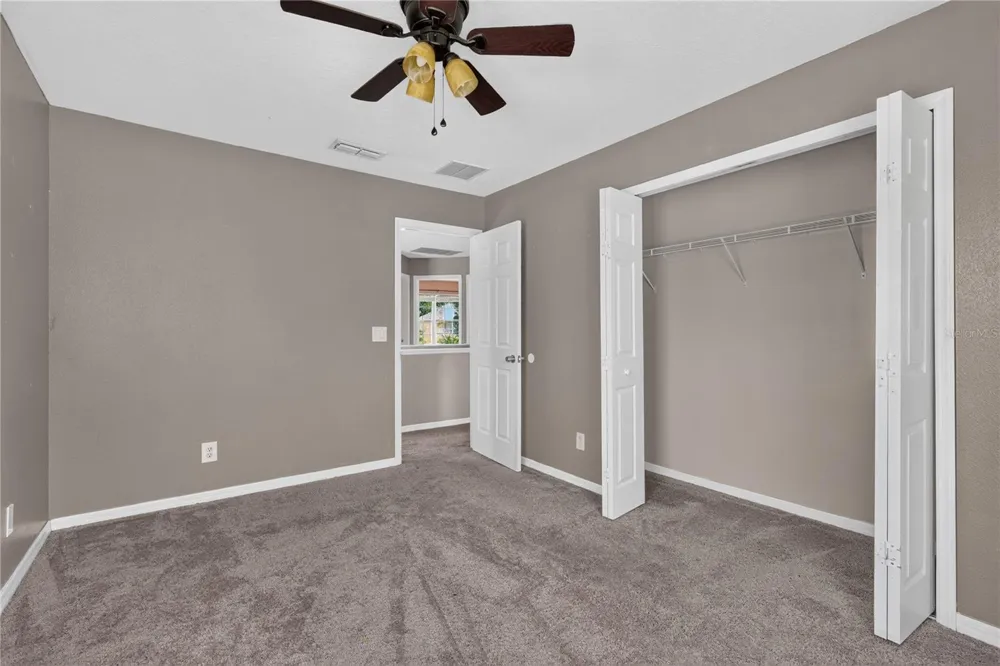223 LARGOVISTA DR. Oakland, FL 34787