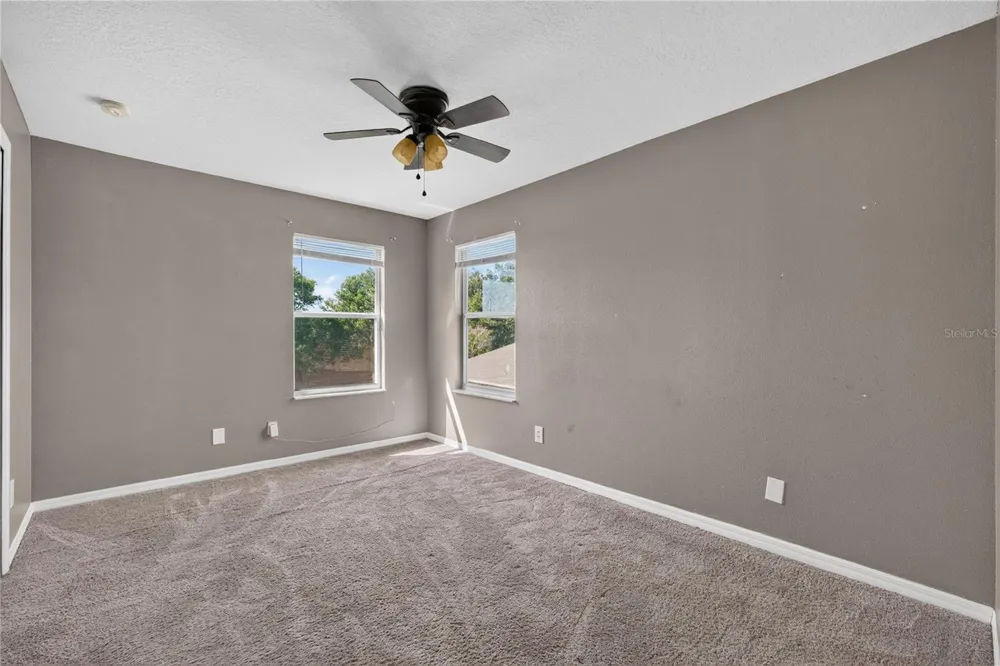 223 LARGOVISTA DR. Oakland, FL 34787