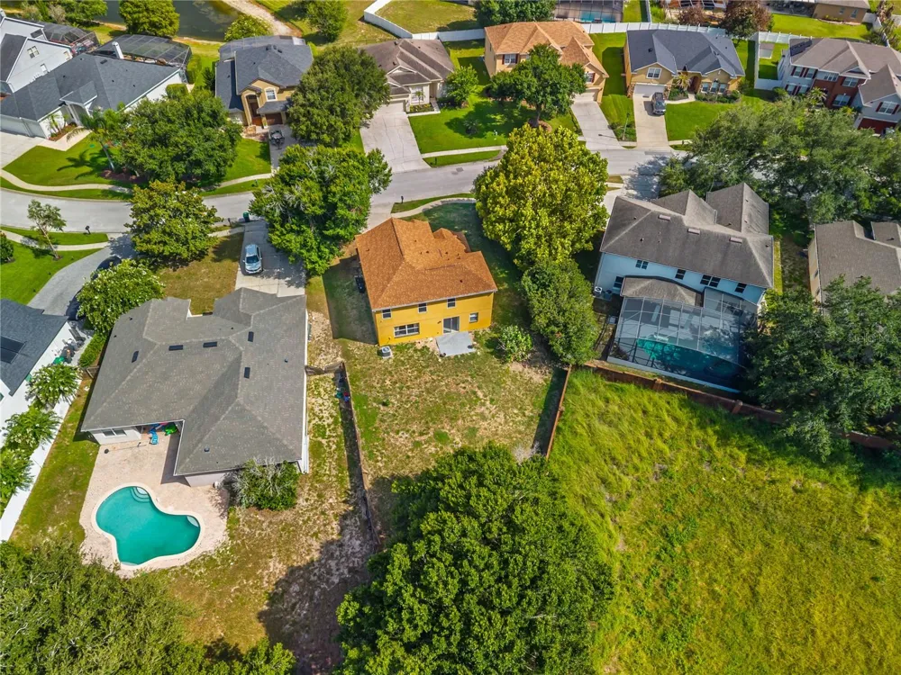 223 LARGOVISTA DR. Oakland, FL 34787
