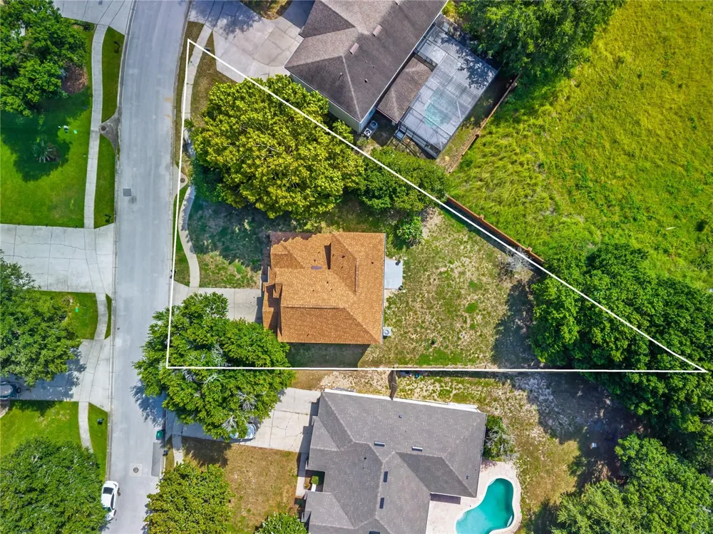 223 LARGOVISTA DR. Oakland, FL 34787