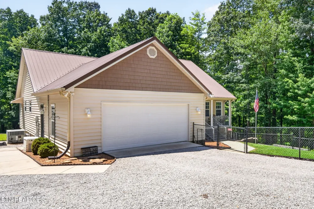88 Scenic Place Monterey, TN 38574