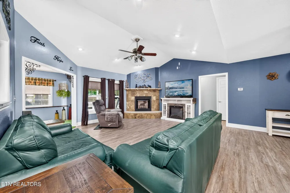 88 Scenic Place Monterey, TN 38574