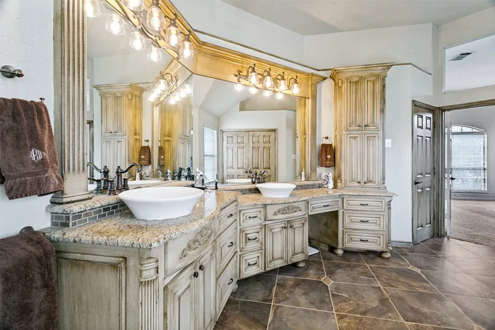 2307 Still Point Lane Colleyville, TX 76034