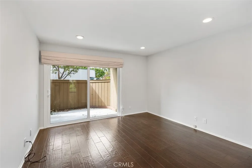 1 Moss Glen #1 Irvine, CA 92603