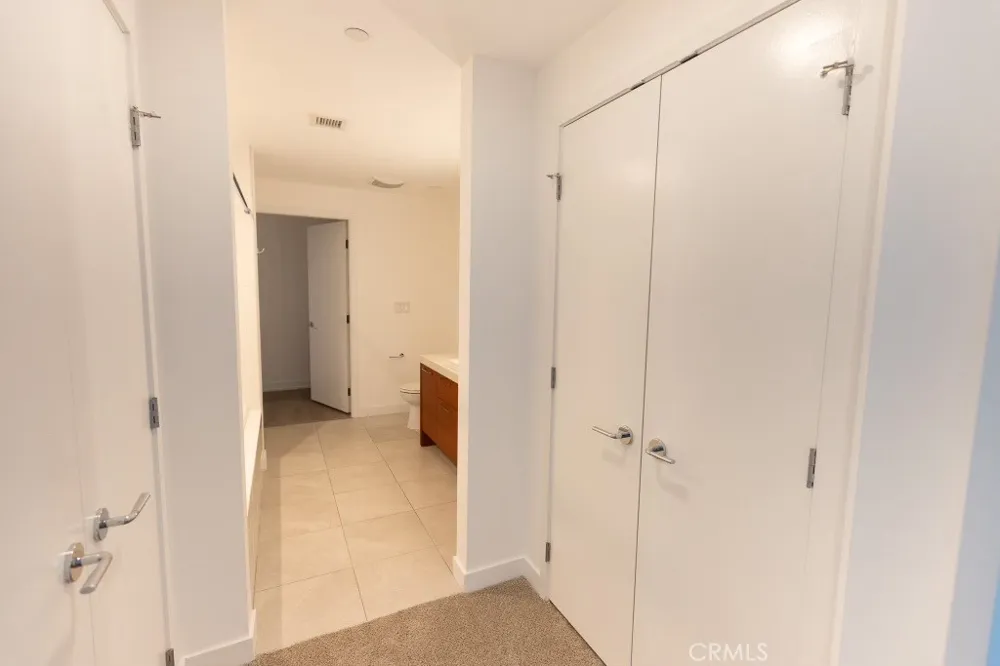 9 Macarthur #1605 Santa Ana, CA 92707