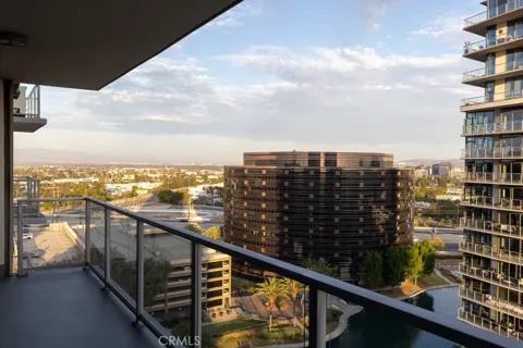 9 Macarthur #1605