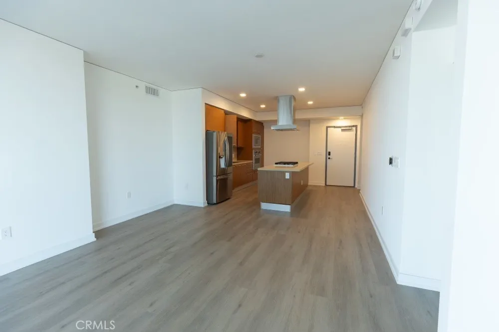 9 Macarthur #1605 Santa Ana, CA 92707