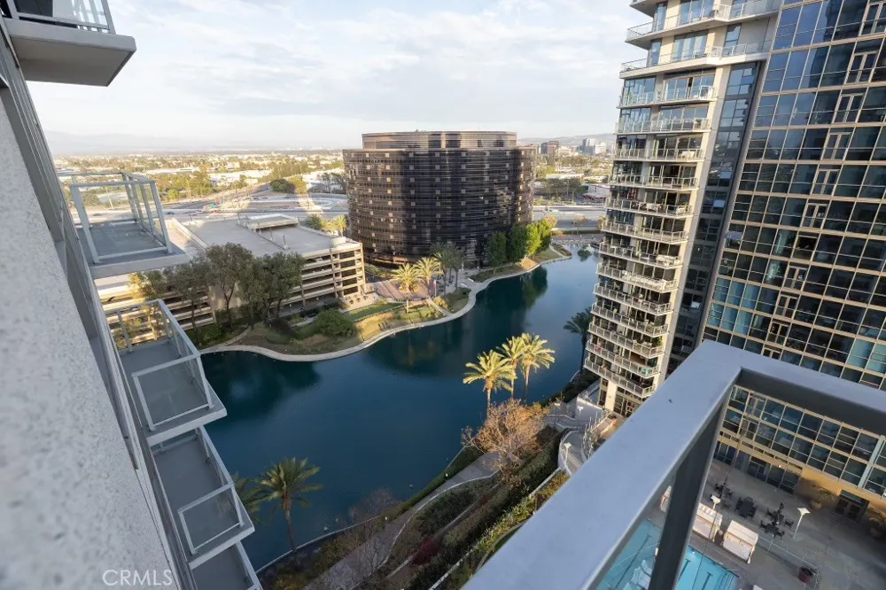 9 Macarthur #1605 Santa Ana, CA 92707