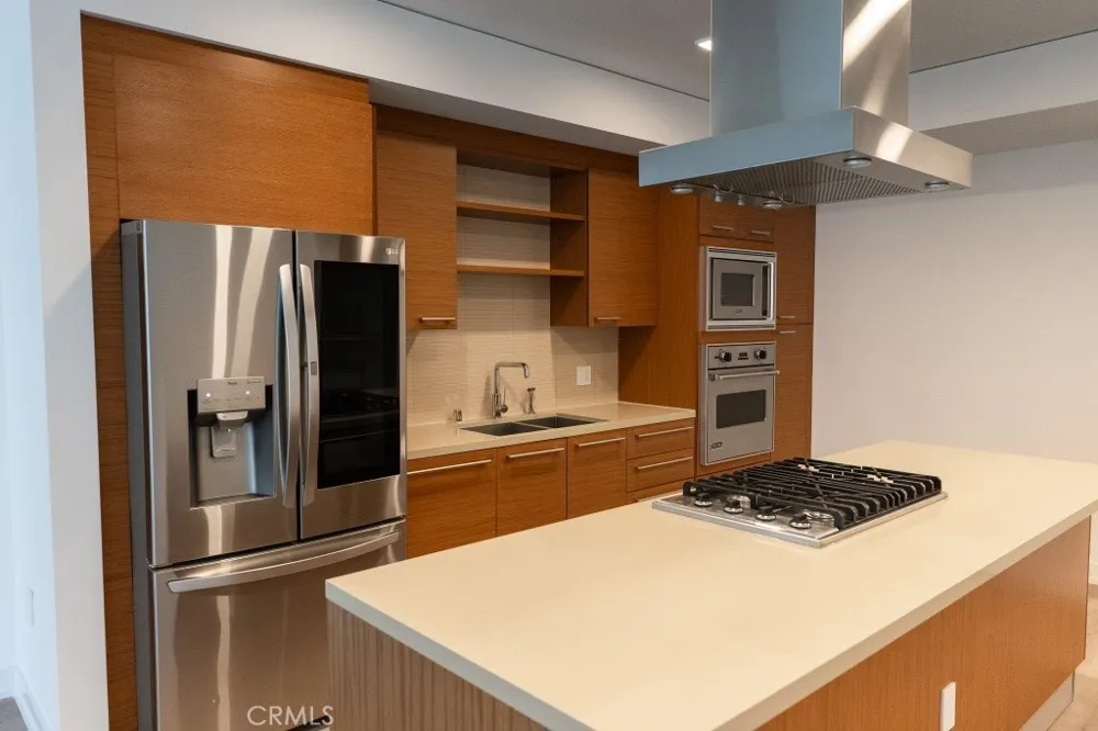 9 Macarthur #1605 Santa Ana, CA 92707