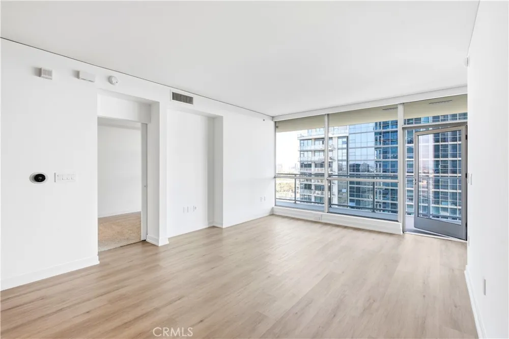 9 Macarthur #1605 Santa Ana, CA 92707