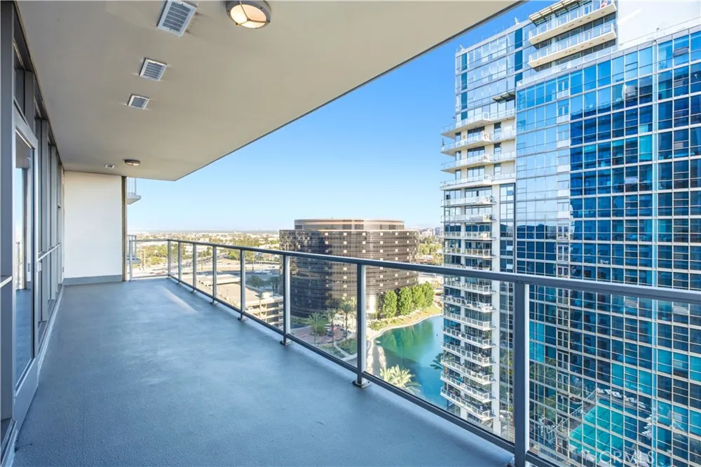 9 Macarthur #1605 Santa Ana, CA 92707