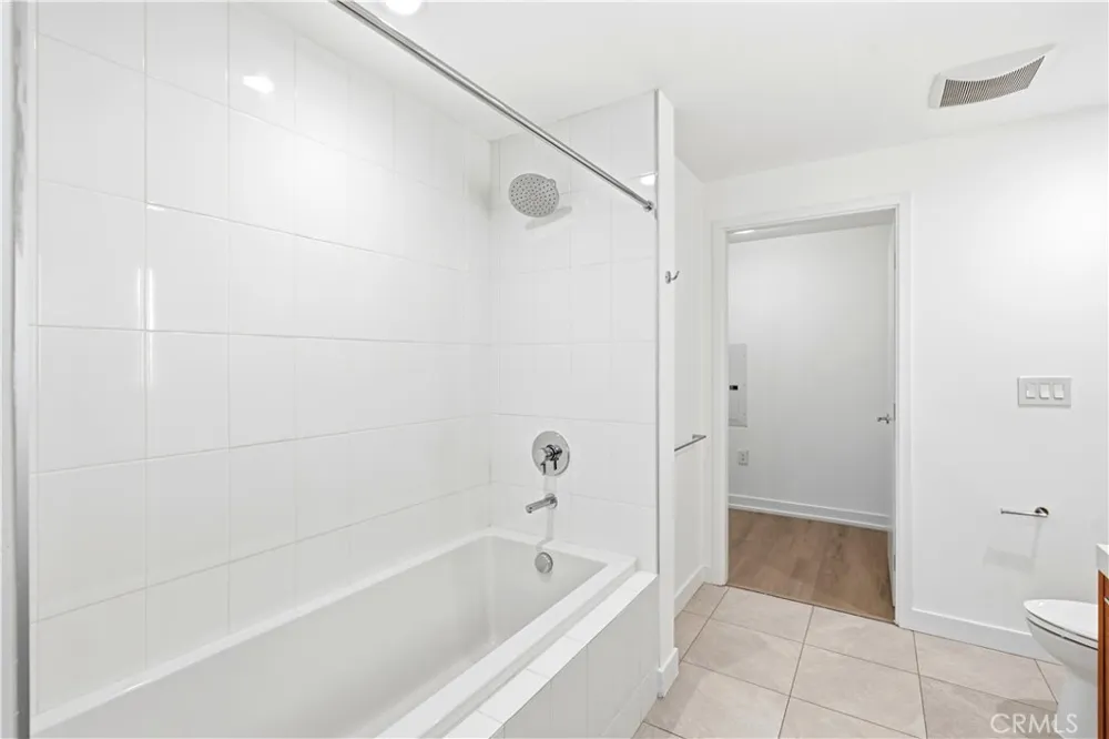 9 Macarthur #1605 Santa Ana, CA 92707