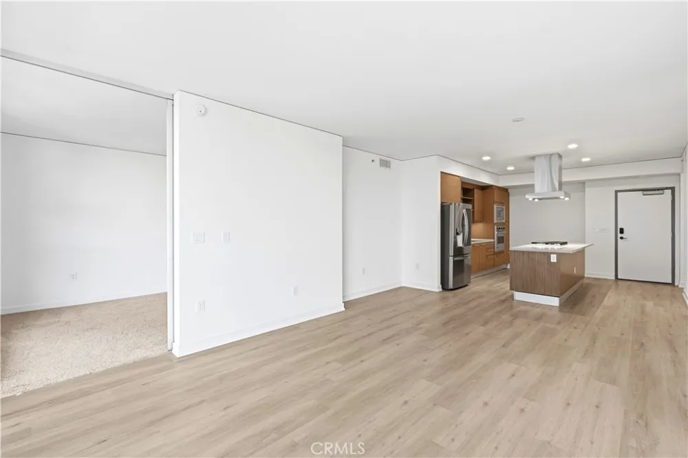 9 Macarthur #1605 Santa Ana, CA 92707