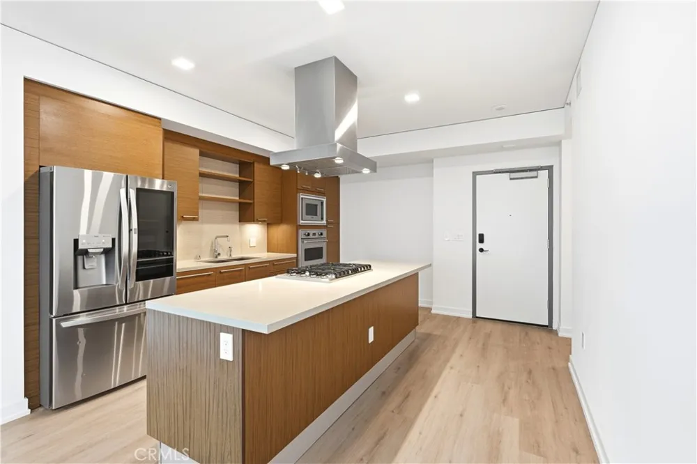 9 Macarthur #1605 Santa Ana, CA 92707
