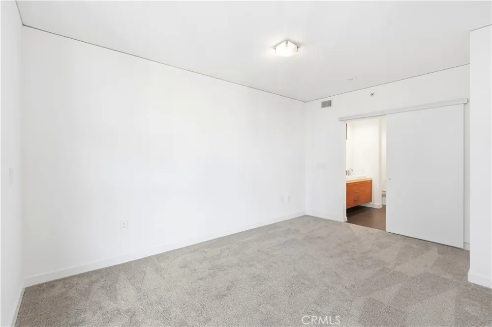 9 Macarthur #1605 Santa Ana, CA 92707