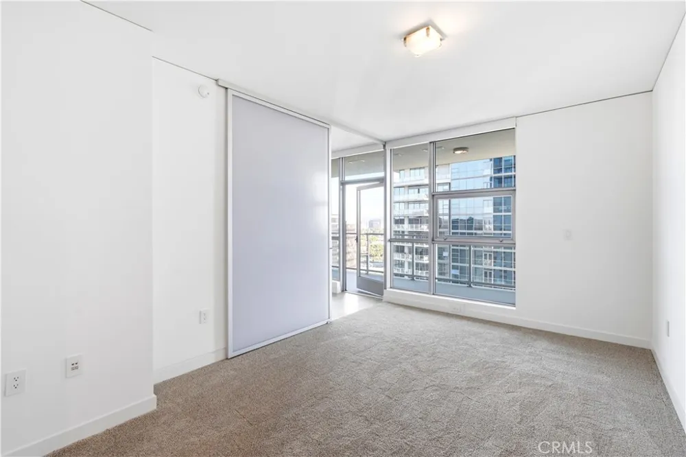 9 Macarthur #1605 Santa Ana, CA 92707