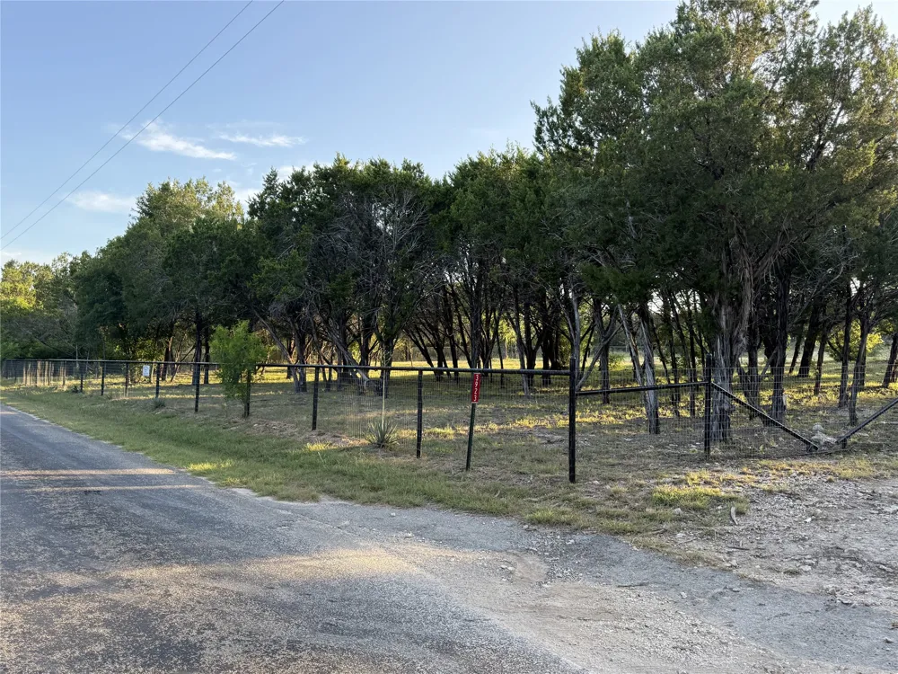 3923 County Road 1007 Glen Rose, TX 76043