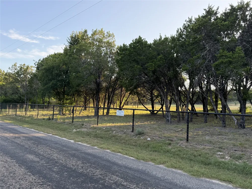 3923 County Road 1007 Glen Rose, TX 76043