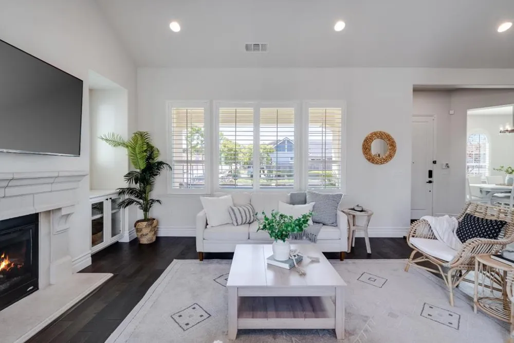 18402 McClellan Circle Marina, CA 93933