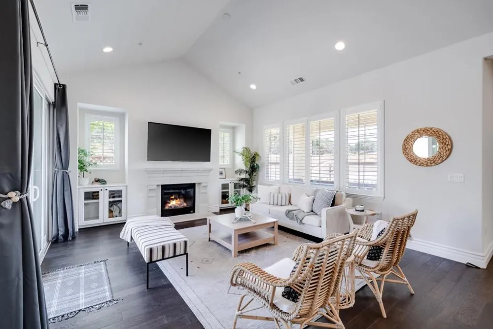 18402 McClellan Circle Marina, CA 93933
