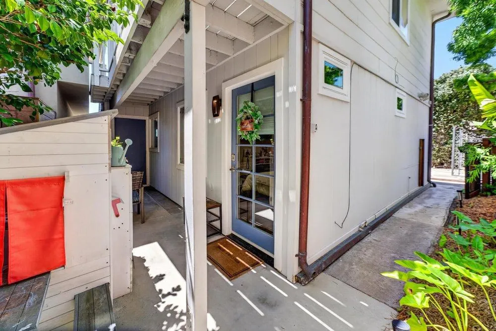 100 Oakland Capitola, CA 95010