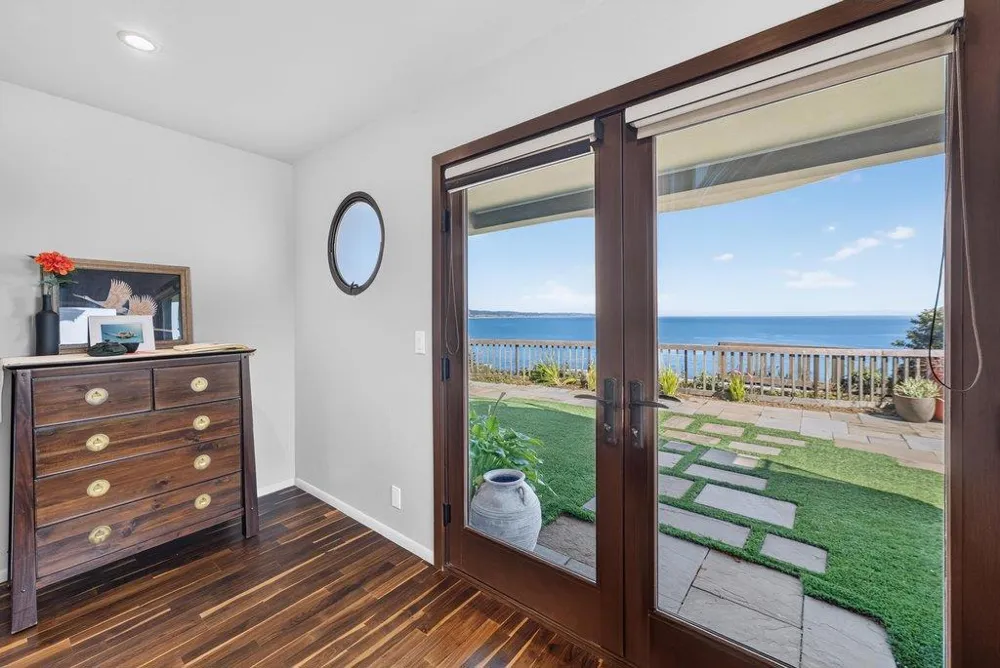 100 Oakland Capitola, CA 95010