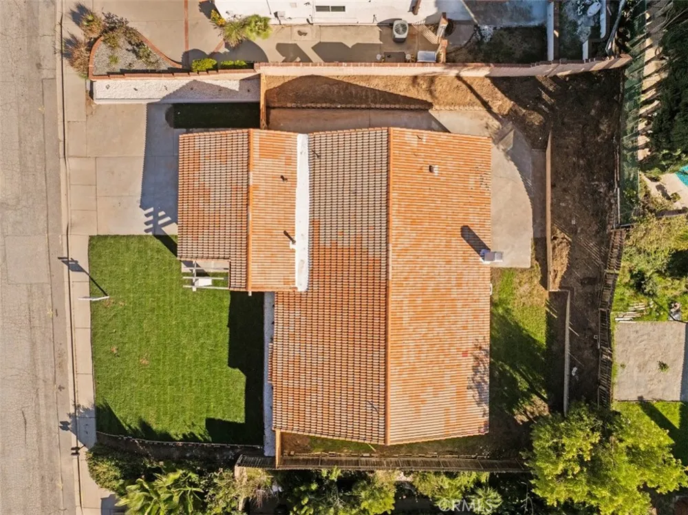 2905 Overland Court Highland, CA 92346