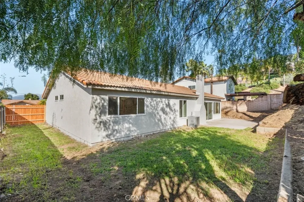 2905 Overland Court Highland, CA 92346