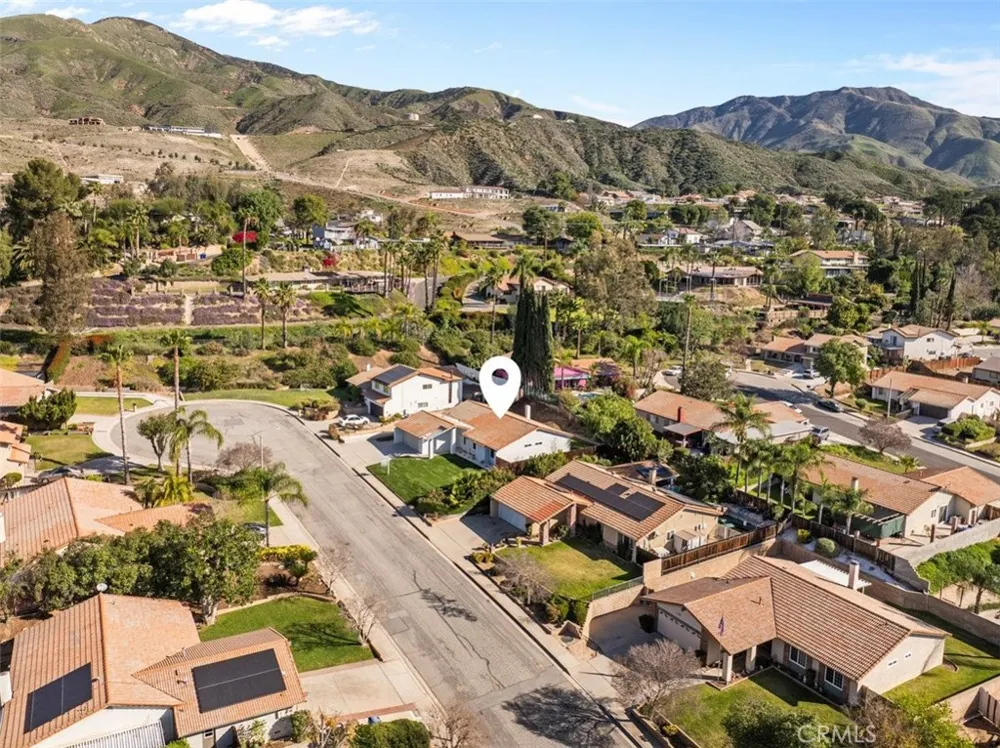 2905 Overland Court Highland, CA 92346