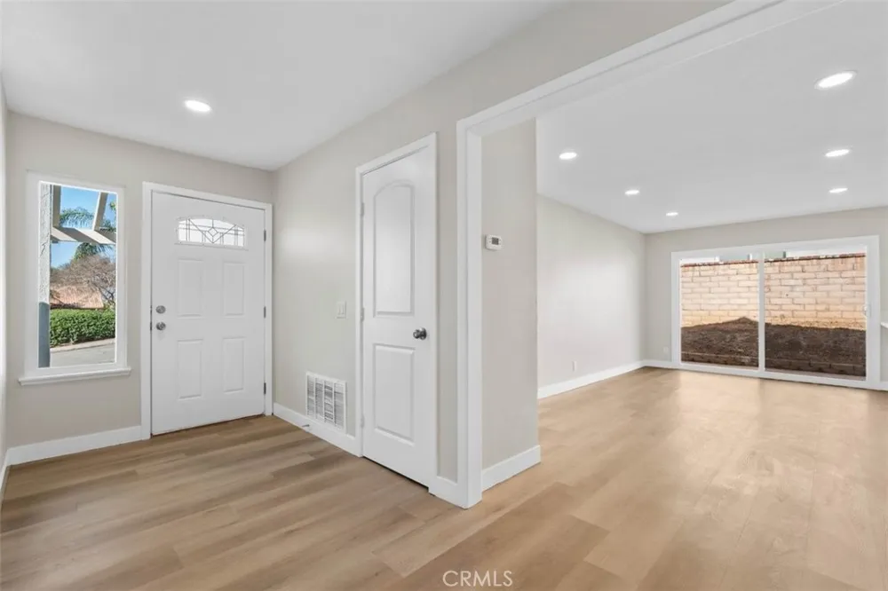2905 Overland Court Highland, CA 92346